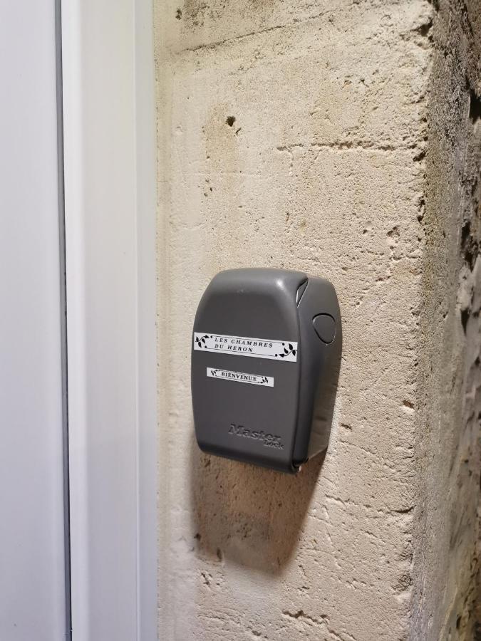 Les Chambres Du Heron Chevillon  Extérieur photo